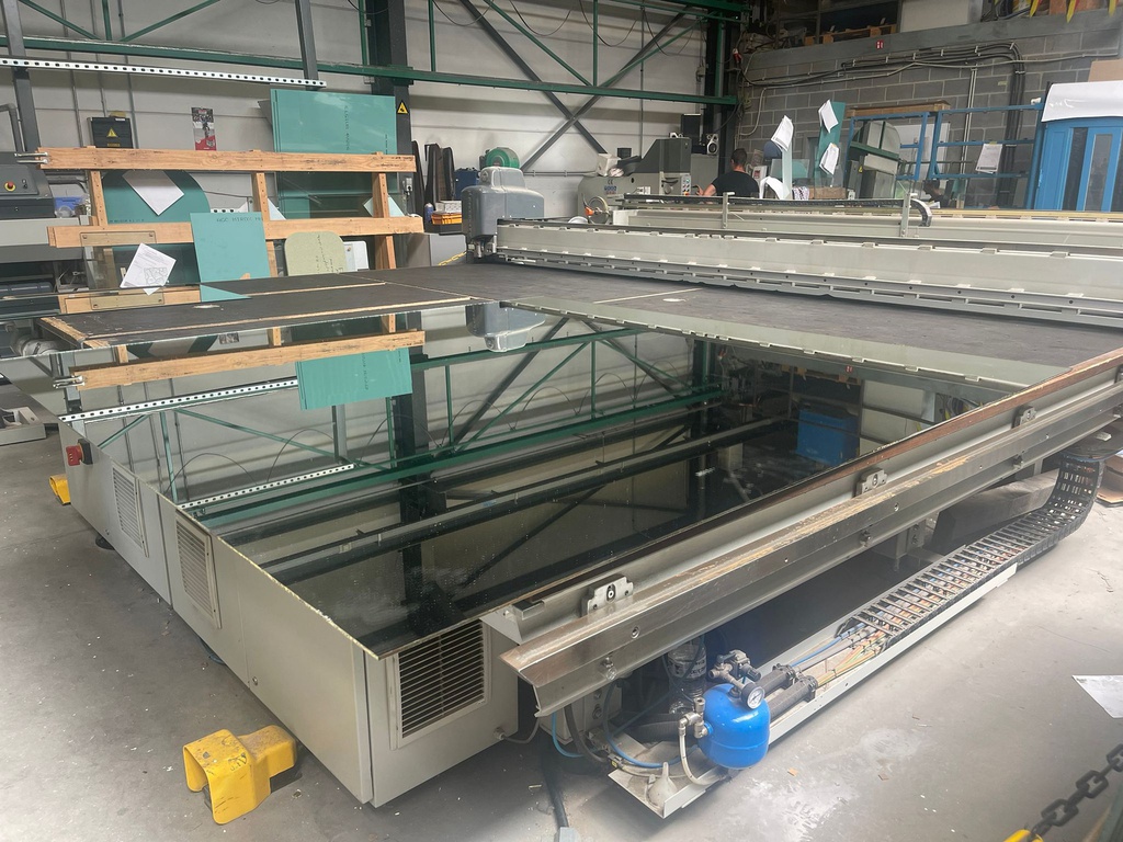 MESA DE CORTE PARA VIDRIO LAMINADO BAVELLONI