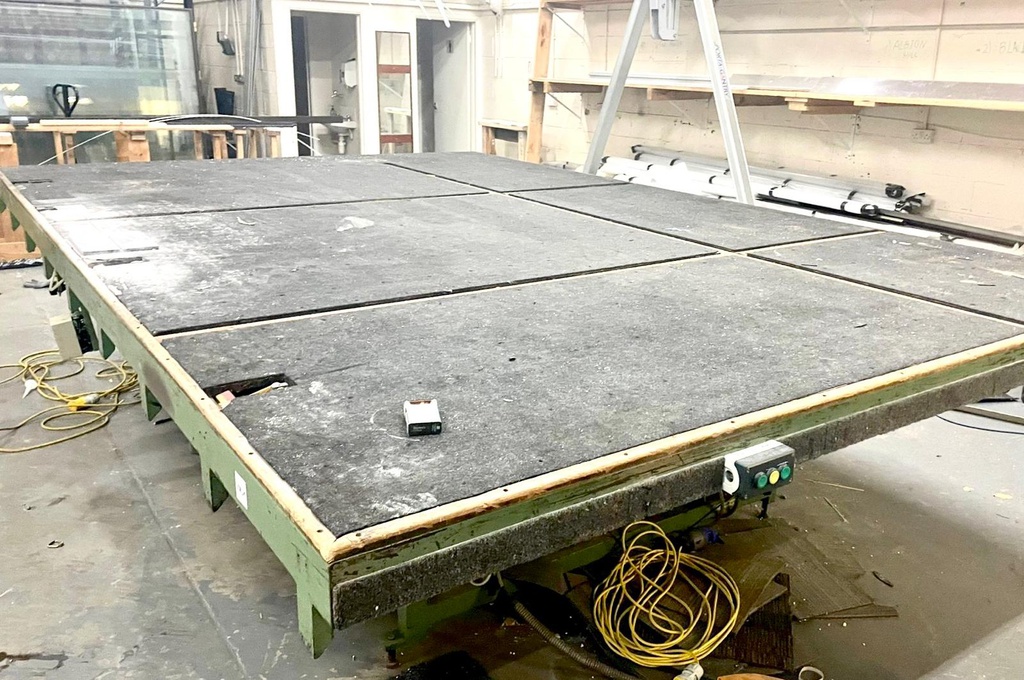 MESA DE CARGA Y TRONZADO DE VIDRIO BOTTERO